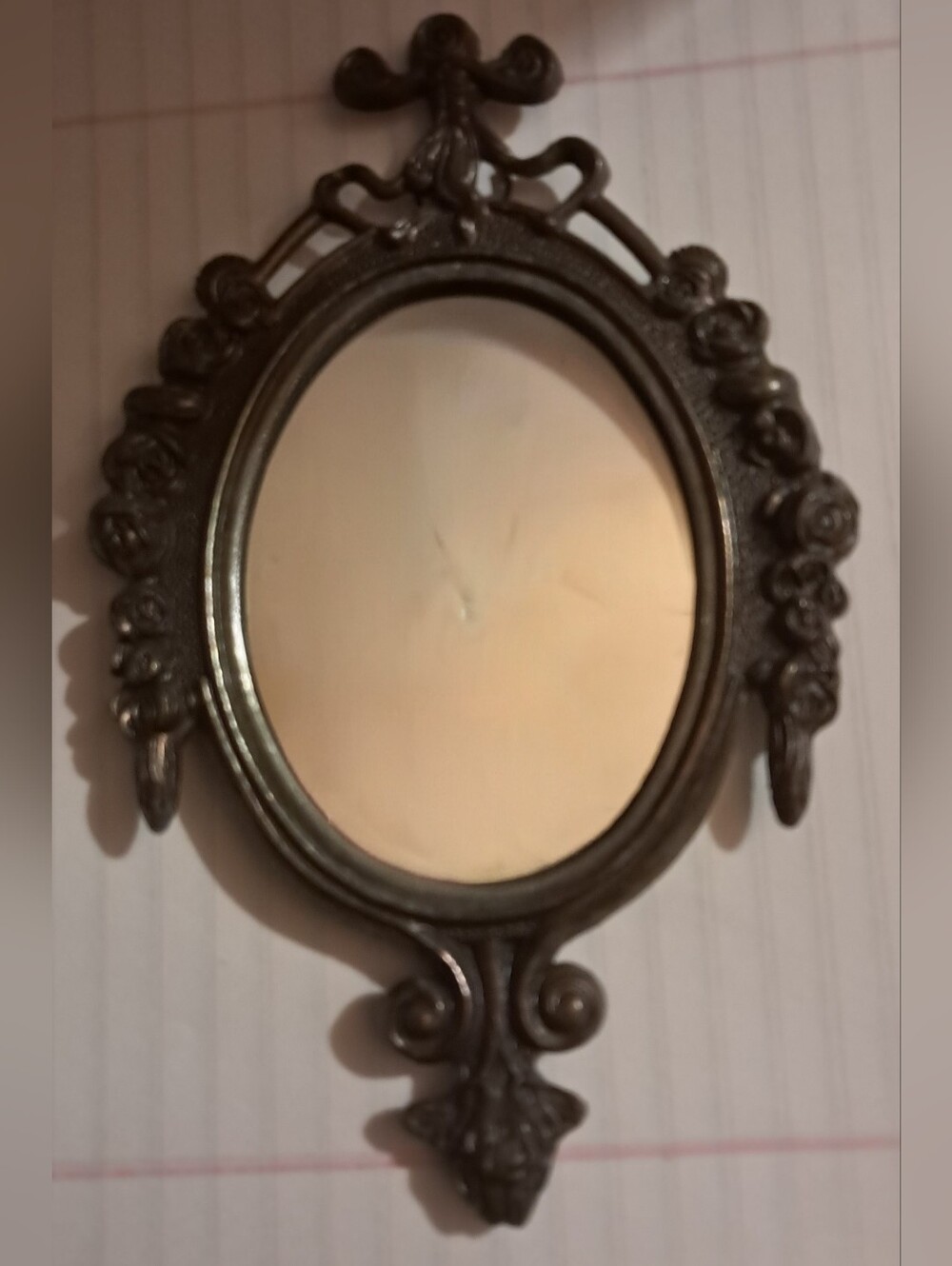 MIRROR. METAL FRAME